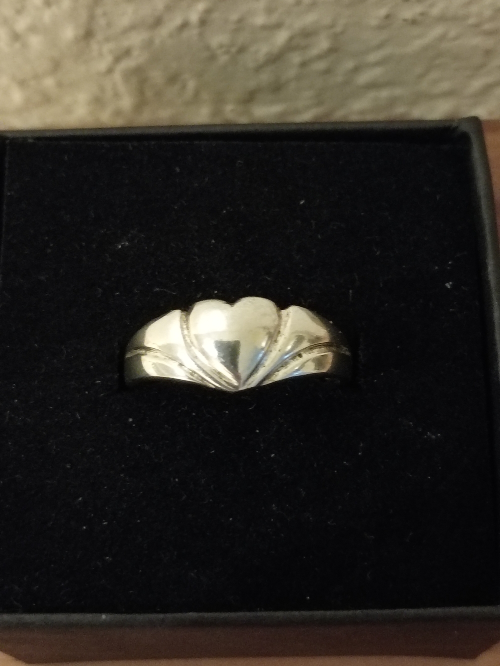 Vtg & Rare Women's 3-D Heart Ring sz 8 2gm 925 Sterling Very Good Cond Nice!